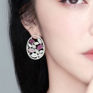 Silver Circular Arc Lips Earrings