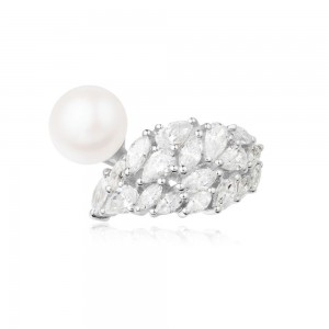 Cluster Ring With Pearl