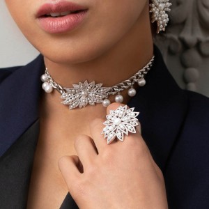Silver Divines Floral Ring With Pearl