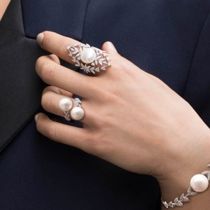 Silver 'eternelles' Open Ring With Pearl