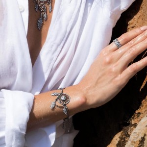 Dark Gray Silver 'dreamcatcher' Bracelet
